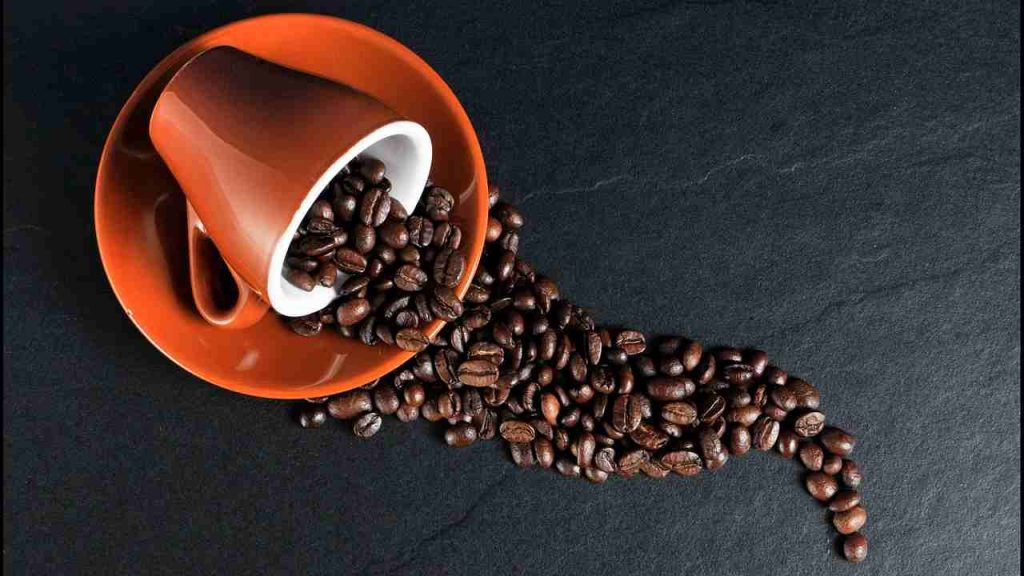 Caffe, questo è il momento in cui bisogna limitarne il consumo: lo svela la scienza